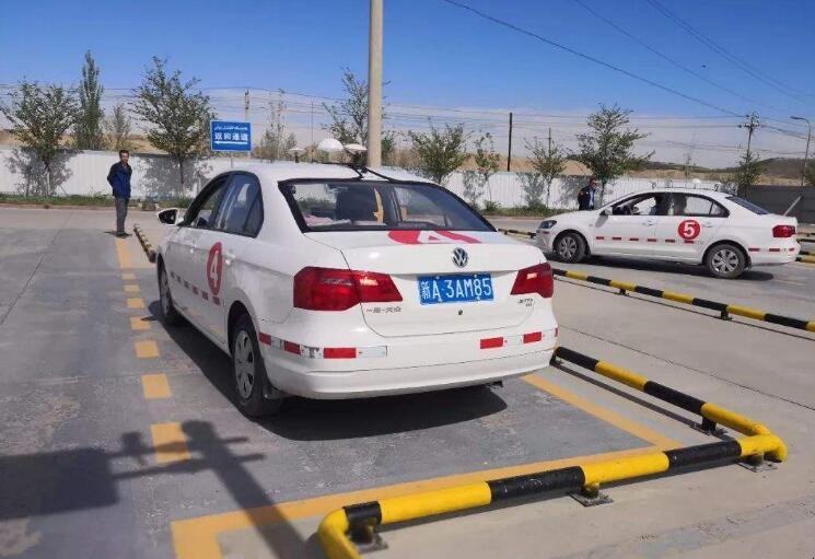 側方位停車有什麼技巧