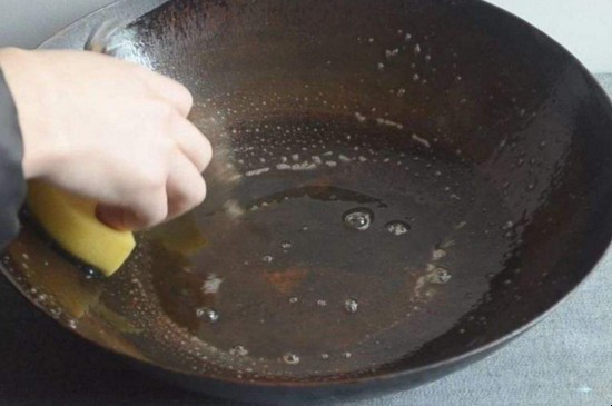 炒菜鐵鍋生銹怎麼辦