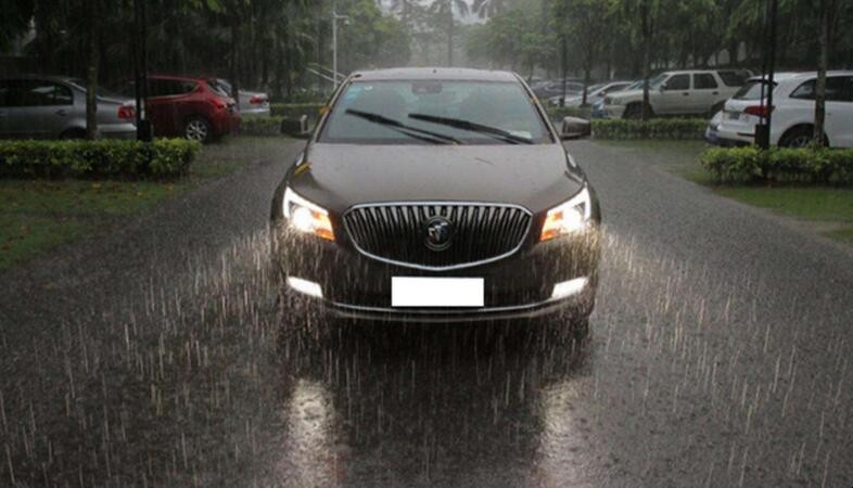 下雨天開車註意什麼