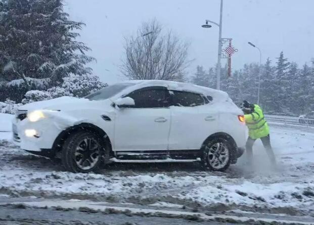 汽車暴雪天氣需要註意什麼