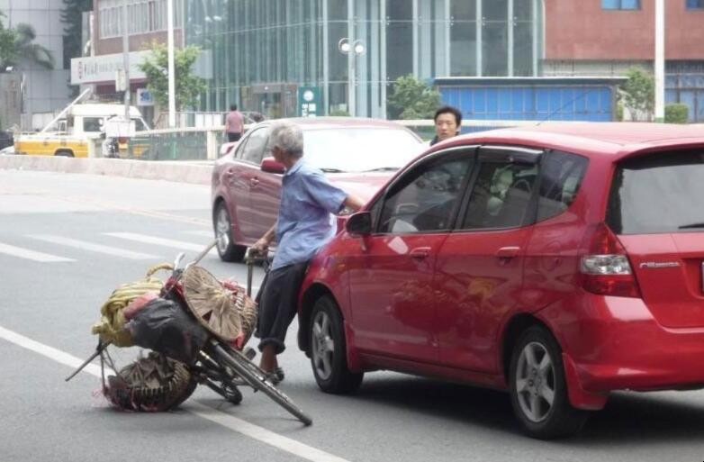 遇到汽車碰瓷怎麼辦