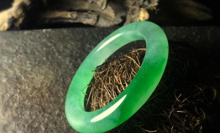翡翠玉鐲怎麼保養