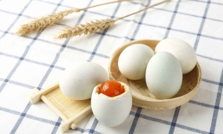 如何選購優質的咸鴨蛋