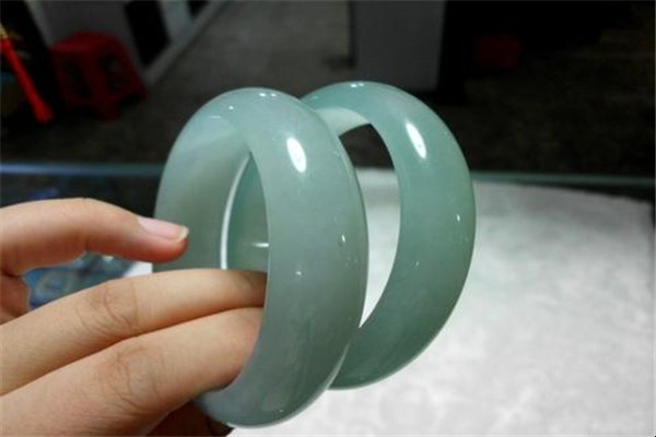B貨手鐲有什麼特征