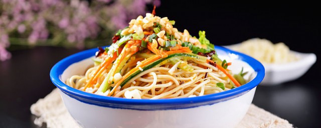 怎麼做涼拌面最好吃 涼拌面的傢常做法分享