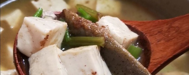 紅頭魚豆腐湯的傢常做法 如何做紅頭魚豆腐湯