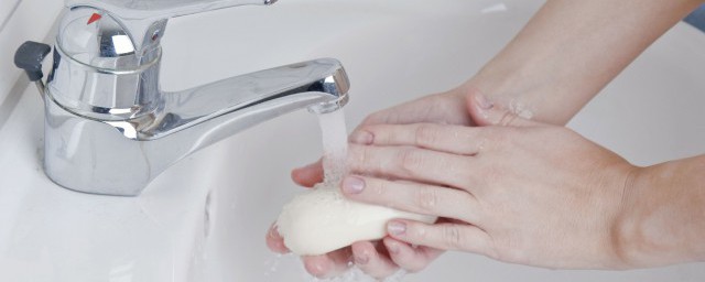 焗油膏弄手上怎麼洗掉 如何去掉手上的焗油膏