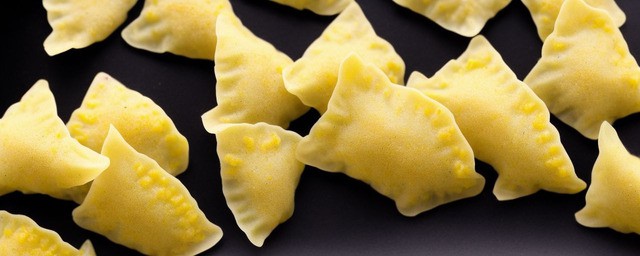 玉米面锅贴饼子的做法