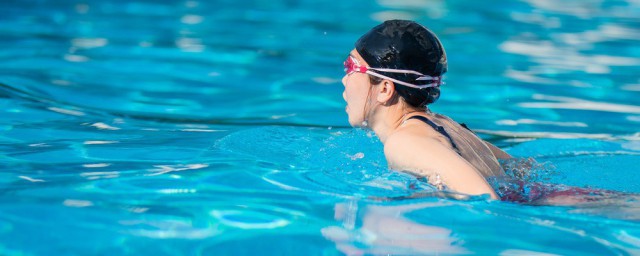 該怎麼遊泳更正確 如何正確遊泳