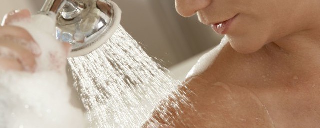 硫磺皂洗澡的正確使用方法 硫磺皂洗澡的正確使用方法簡述