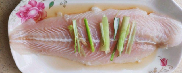 清蒸龍利魚簡單做法 清蒸龍利魚的做法