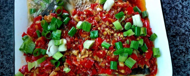 鰱鳙烹飪方法 香辣剁椒鰱魚塊的做法
