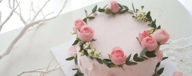 做鮮花蛋糕的技巧 做鮮花蛋糕的技巧分享