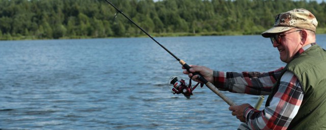 溪邊淺水釣魚技巧 淺水釣魚的四個要領與註意事項