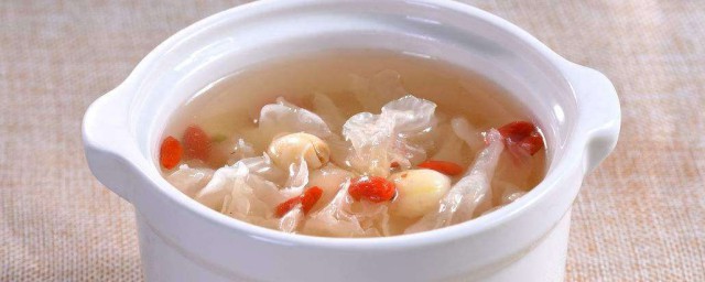 銀耳百合湯的功效 關於銀耳百合湯的功效