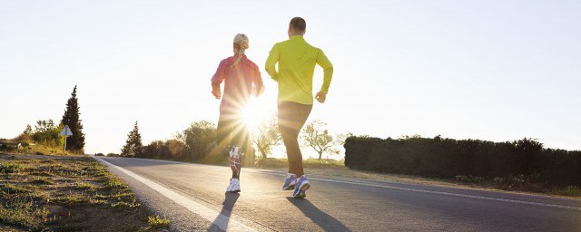 晨跑後多久才能吃早餐 晨跑後多久才能吃早餐的解析