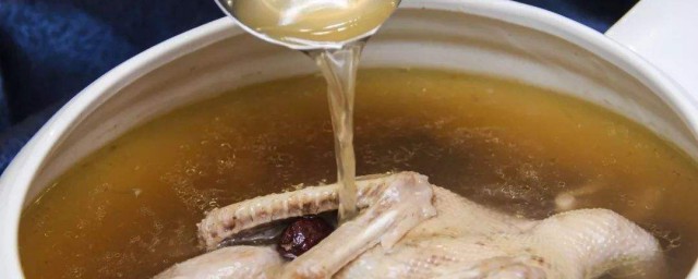 雞骨架熬湯三個技巧 筒骨雞架湯的燉法推薦