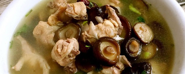 什麼蘑菇燉雞湯好吃 蘑菇燉雞湯的做法