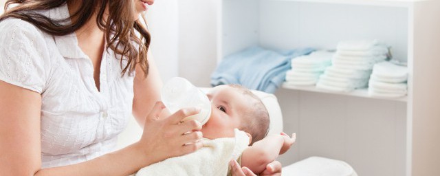 正確的哺乳方法 怎麼正確給寶寶喂奶