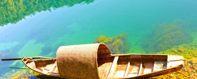 泛舟湖上的優美句子 描寫湖景色美麗的句子