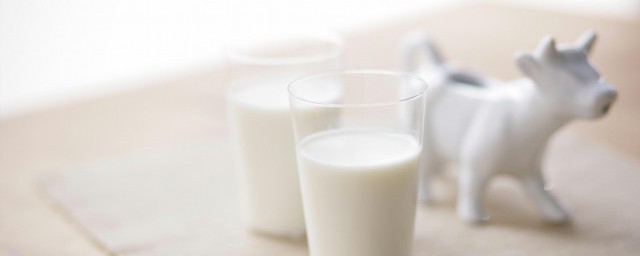關於喝牛奶的簡短句子 關於喝牛奶的簡短句子列述