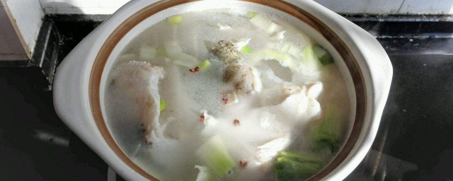 燉鱸魚湯的正確方法 如何做燉鱸魚湯