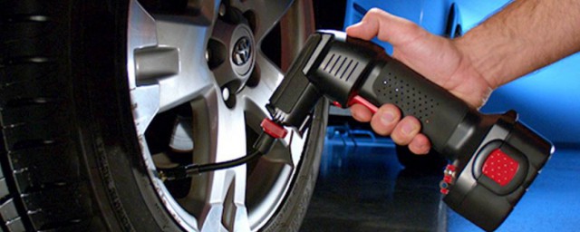 輪胎正確打氣方法 汽車輪胎打氣的正確方法和步驟