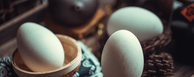 白酒咸鴨蛋的醃制方法 白酒咸鴨蛋的醃制方法