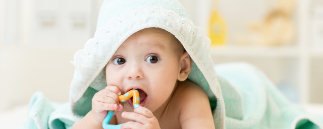 怎麼正確給寶寶刷舌苔 如何給寶寶刷舌苔