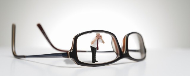 眼鏡爆膜怎麼解決 樹脂眼鏡保養須知