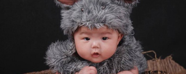 冬季給寶寶穿衣方法 給寶寶正確穿衣服的妙招