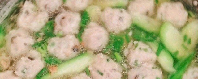 絲瓜肉丸湯怎樣做 絲瓜肉丸湯的做法