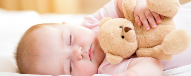 哄睡寶寶的技巧 怎樣哄寶寶睡覺