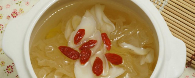 秋季百合湯做法 百合瘦肉湯的做法介紹