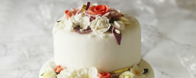 蛋糕上鮮花如何處理 鮮花蛋糕關於鮮花的處理方法的做法步驟