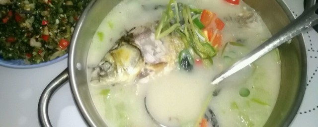 絲瓜鯽魚湯如何做 怎麼做絲瓜鯽魚湯