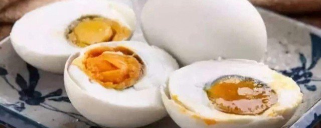 傢庭醃制咸鴨蛋的做法 咸鴨蛋怎麼在傢醃制