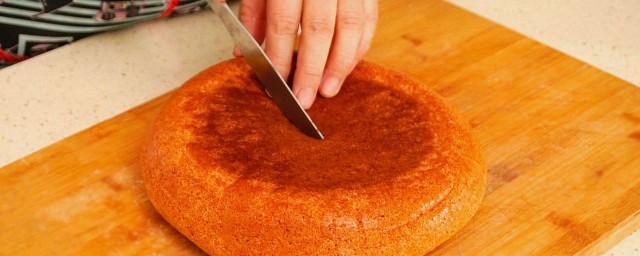 烤箱烤蛋糕的傢常做法 烤箱如何做蛋糕
