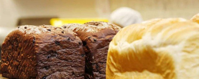 面包裝飾巧克力怎樣做 做法如下