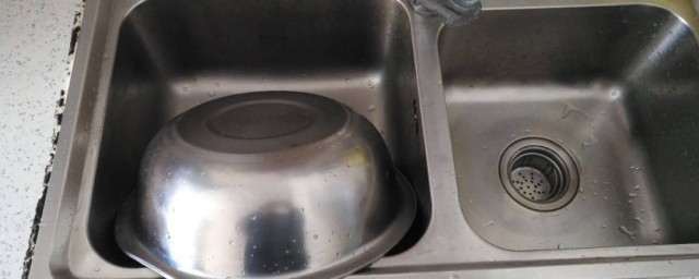 洗菜盆變黑如何處理 需要用什麼材料呢