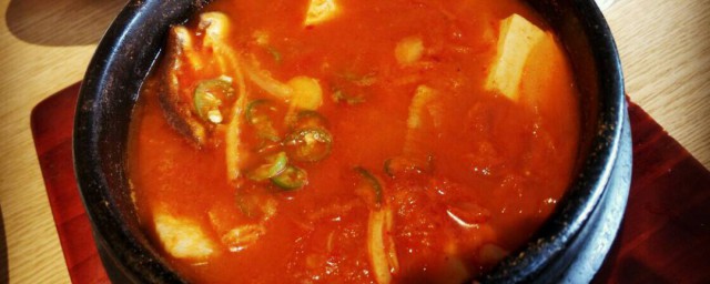 辣白菜湯怎麼做 需要煮多久呢