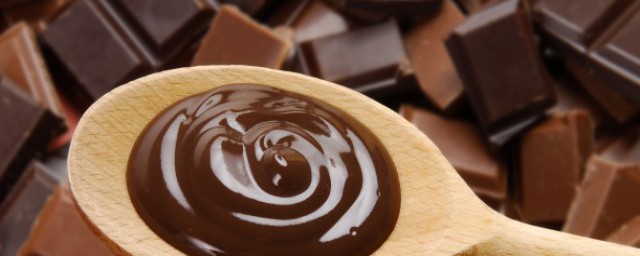 如何做巧克力味牛奶 巧克力味牛奶的做法