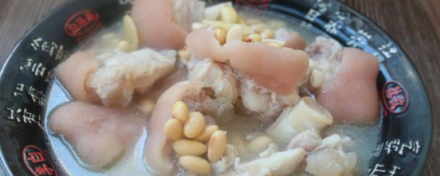 豬蹄湯怎麼做不油膩又好喝 鮮香四溢鮮美不油膩的豬蹄湯做法