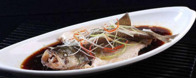 清蒸鱸魚又嫩又好吃又簡單 清蒸鱸魚的做法