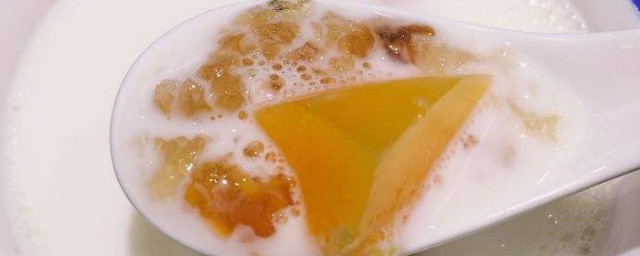 椰汁燉梨竅門 椰汁皂角米燉梨怎麼做好吃