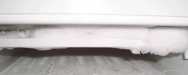 怎樣快速處理冰櫃裡的霜 快速處理冰櫃裡霜的四個方法