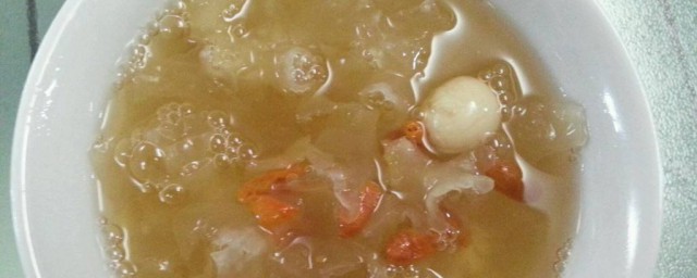 蓮籽銀耳湯怎樣做 有什麼熬湯的步驟呢