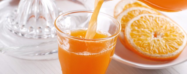 怎樣做又甜又好喝的桔子汁 最傢常的做法是這樣的