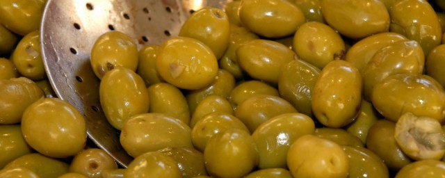 青橄欖怎樣做蜜餞 橄欖果脯做法分享