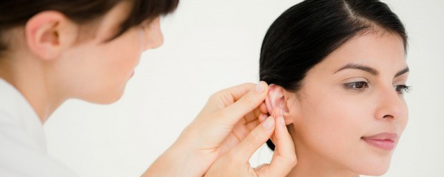 耳朵堵瞭怎麼辦 解決耳朵堵的方法